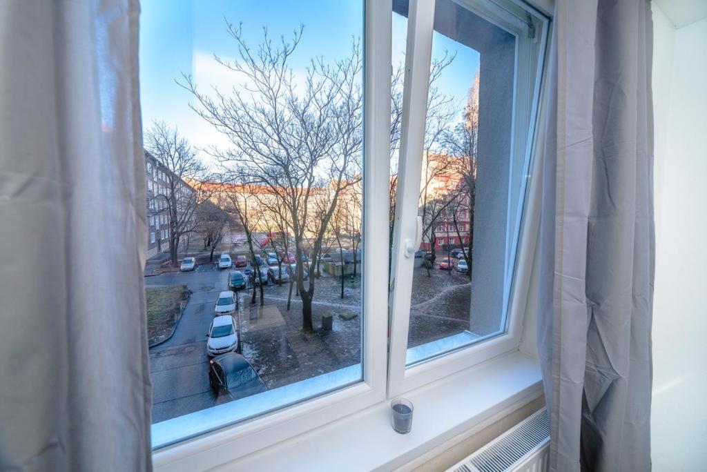 White Apartment, Kraskova 2, Братислава Екстериор снимка
