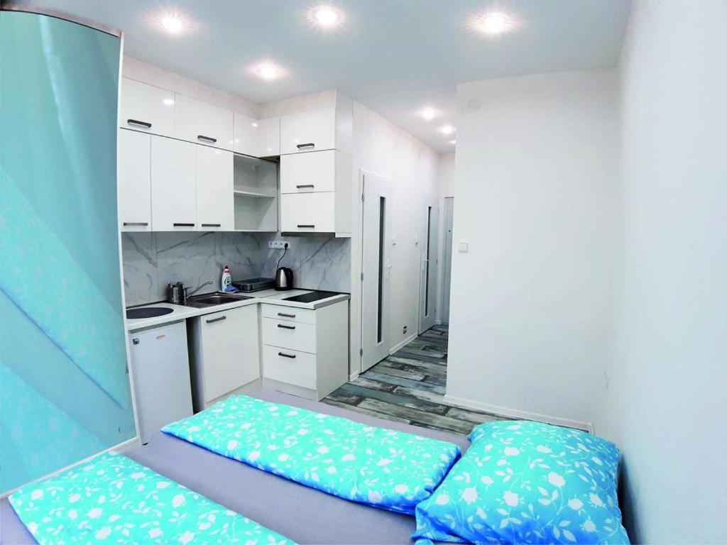 White Apartment, Kraskova 2, Братислава Екстериор снимка