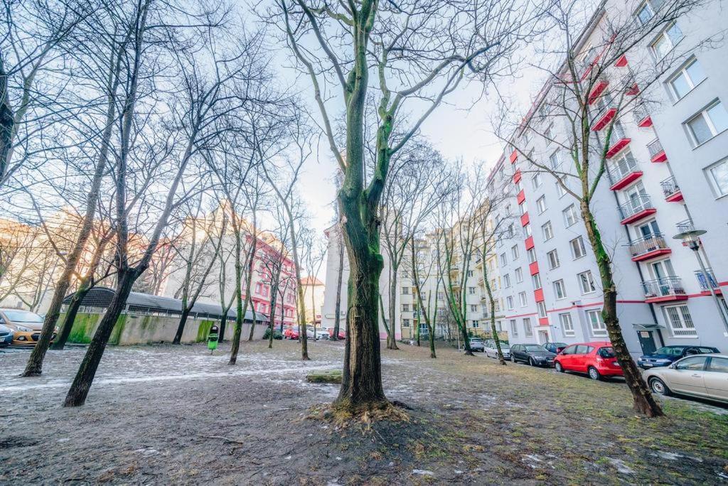 White Apartment, Kraskova 2, Братислава Екстериор снимка